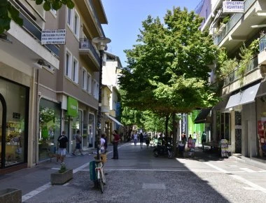 Λάρισα:Η νεκροφόρα δεν έφτασε για κακό (εικόνες και βίντεο)